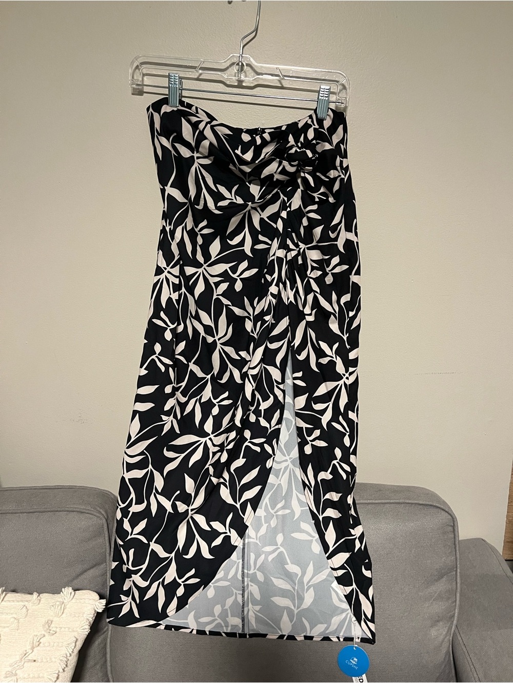 Cupshe Black and White Leaf-Pattern Wrap Skirt